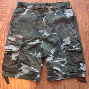 SALE! Men’s camo shorts from Champs size 34
